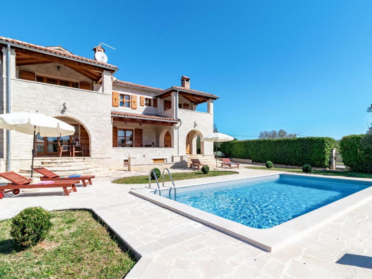 - Prc621 By Interhome * Stifanici